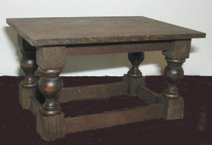 стол в стиле Тюдор